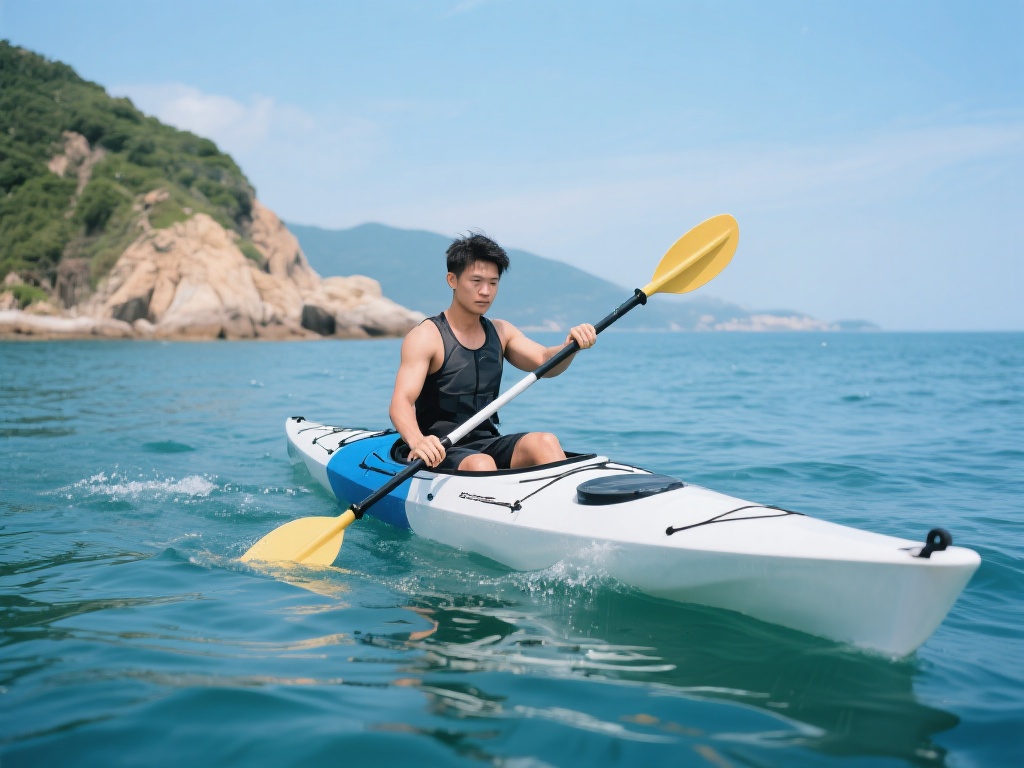 海上划艇：利用半岛的水域资源，划艇是一项既能锻炼全